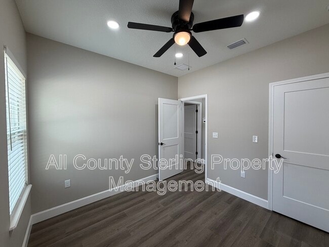 Building Photo - 1418 SE Magnolia Loop