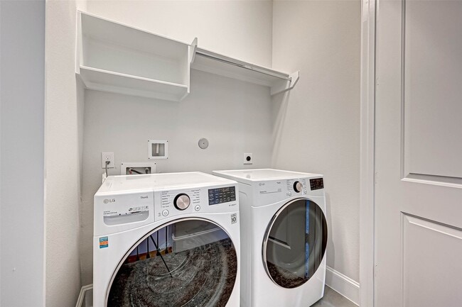 Building Photo - 2234 Lou Ellen Ln