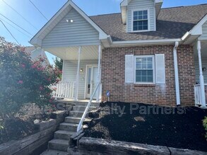 Building Photo - 2119 Silverbrook Dr