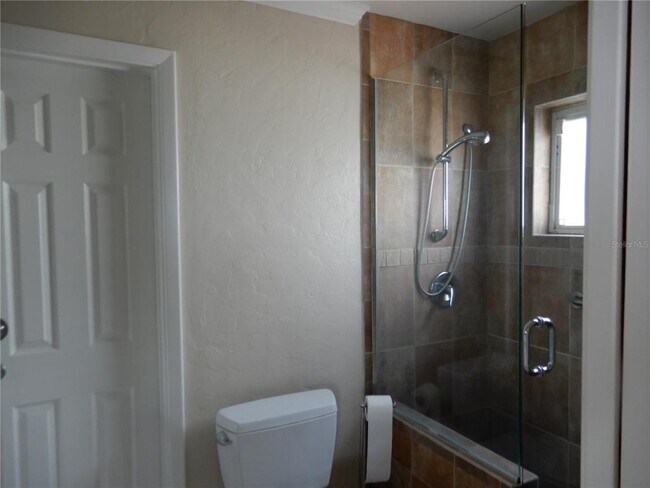 Building Photo - 337 1st St W