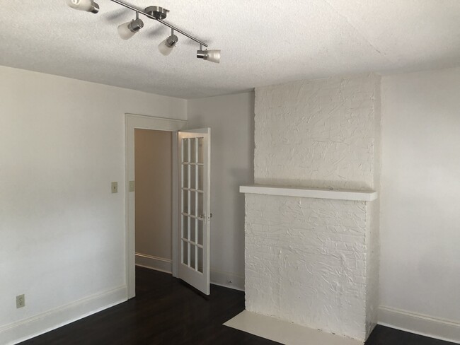 Building Photo - 1002 4th Street Dr NW