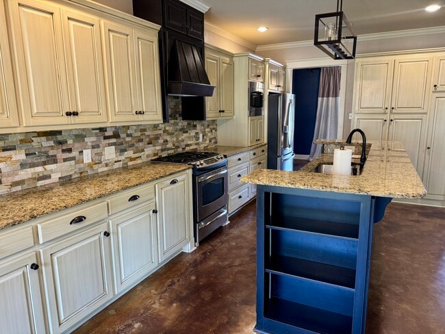 Building Photo - 6991 Carson Ln