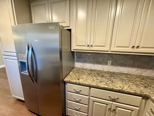 Building Photo - MOVE IN SPECIAL-Luxury in the heart of Madison with a 2 car garage