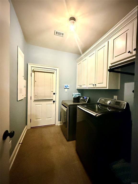 Building Photo - 5812 Lotus Cir