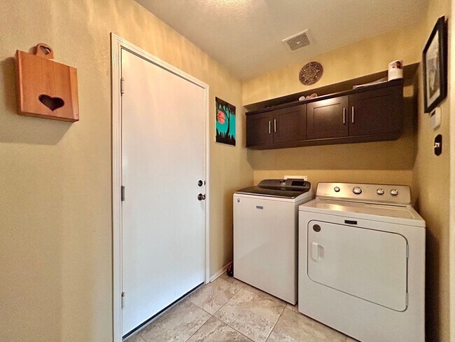 Building Photo - 14801 Falling Stone Ln