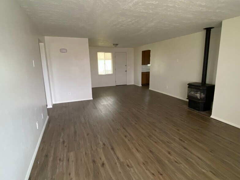 Living room - 1808 Taurus Ave