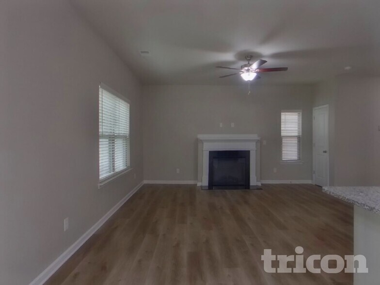 Building Photo - 119 Spring Knoll Dr