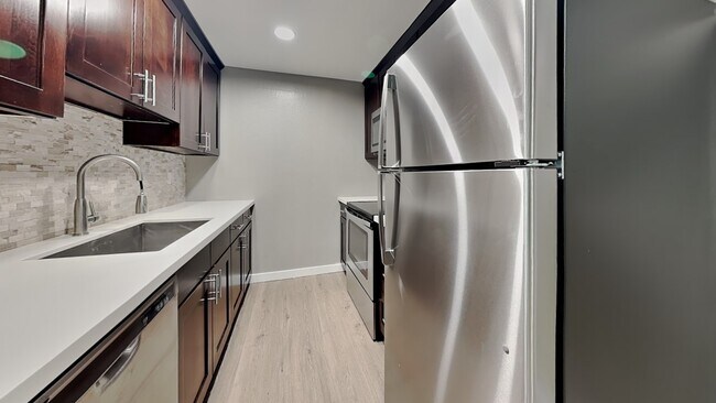 Building Photo - 1105 S Woodlawn St