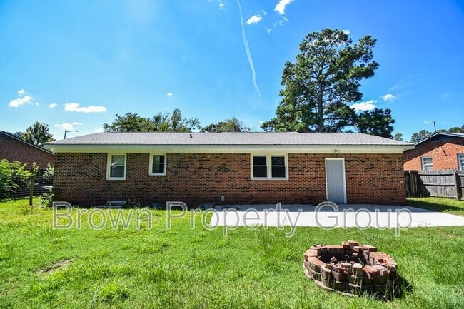 Building Photo - 7546 Southgate Rd