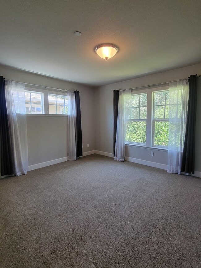 Building Photo - Charming Midtown Petaluma  – 3 Bed, 2.5 Bath