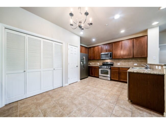 Building Photo - 1310 W Parmer Ln