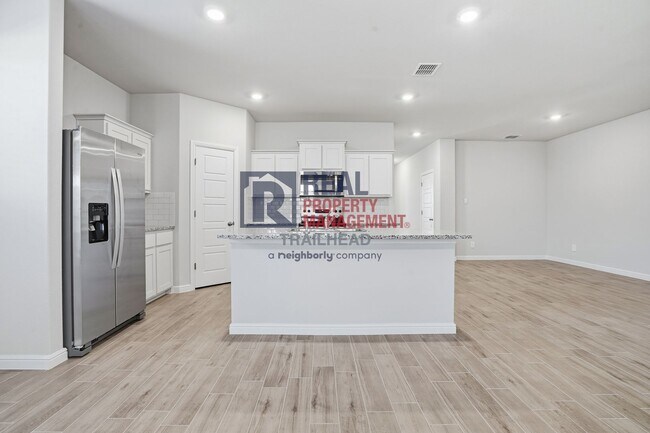 Building Photo - Spacious 5-Bedroom Home with Contemporary Living Spaces