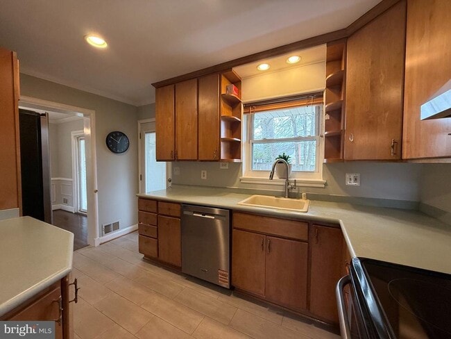 Building Photo - 9709 Saxony Rd