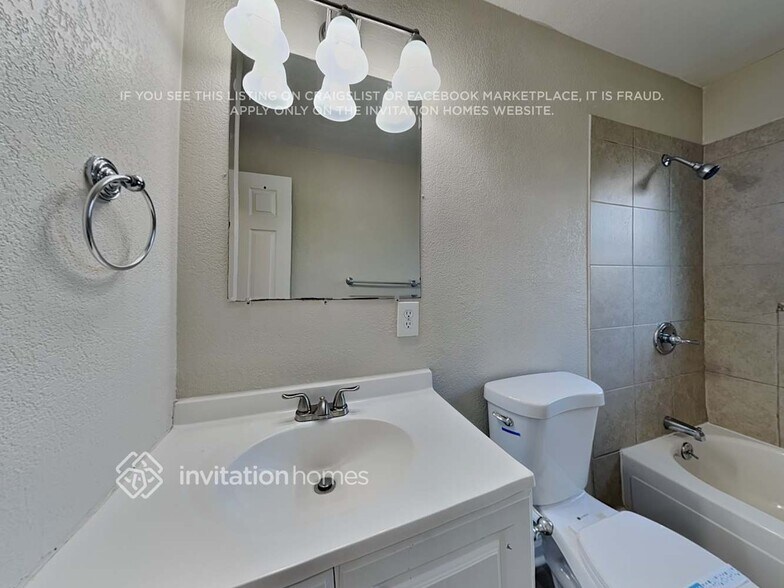 Building Photo - 2032 Ironton St