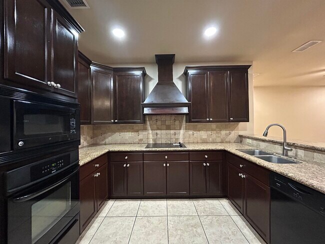 Building Photo - 3335 Hagen Lp