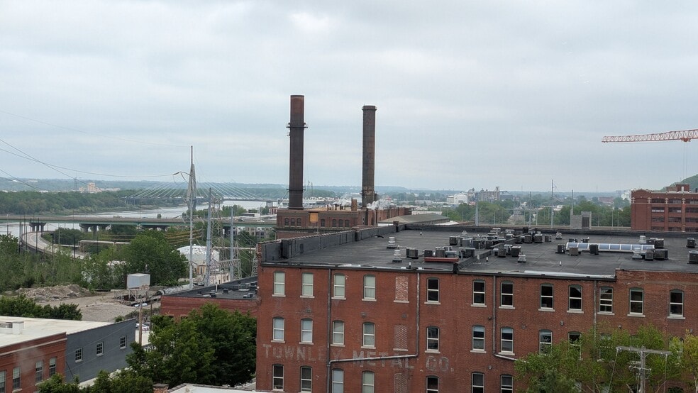 East-facing views - 200 Main St