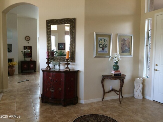 Building Photo - 5715 E la Privada Dr