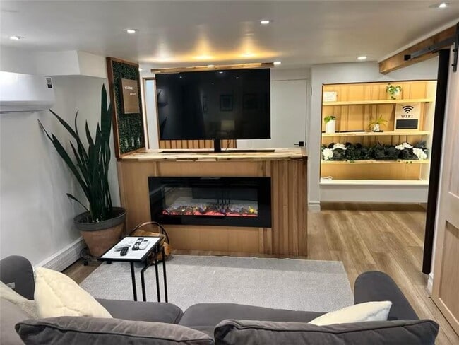 Building Photo - 207 Main Ave