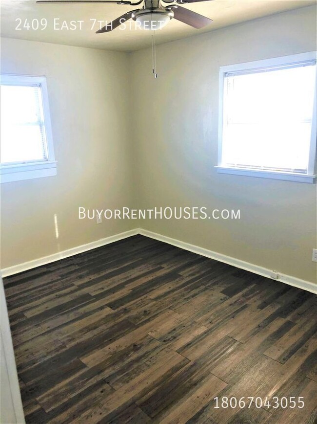 Building Photo - Handyman Special $99 Move in + Admin Fee /...