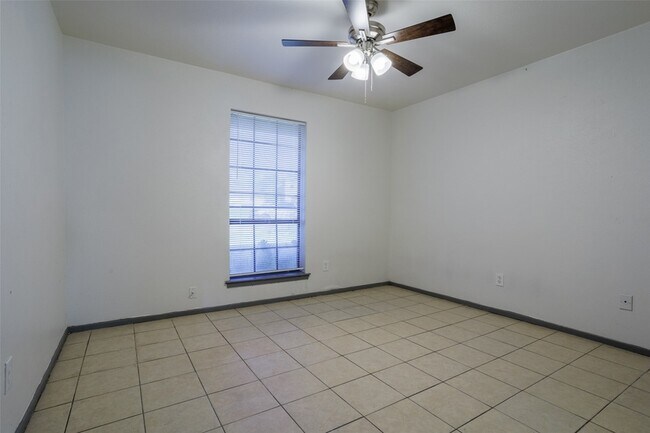 Building Photo - 746 Prairie Creek Dr