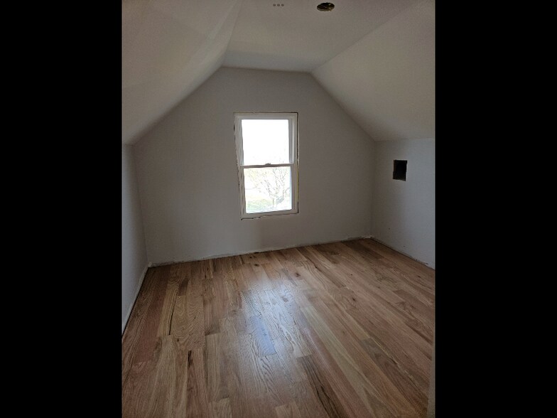 Building Photo - 701a 13th Ave