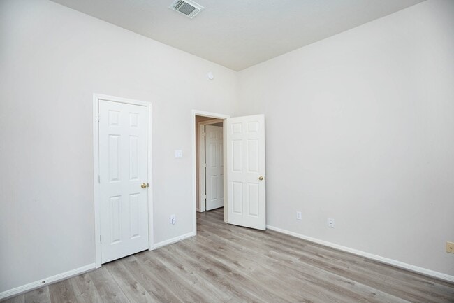 Building Photo - 2710 Falcon Knoll Ln