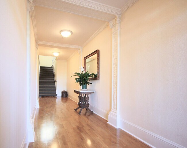 Lobby - 1245 Oak Street Building