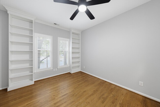 Building Photo - 761 Bishops Park Dr