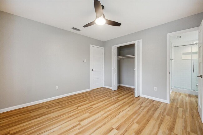 Building Photo - 1111 Lawson Ln