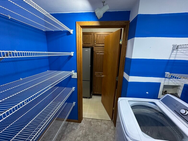 Building Photo - 915 Madison St