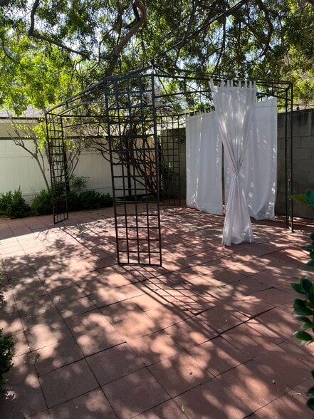 Building Photo - 1215 Orange Grove Ave
