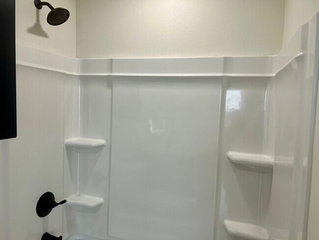 Building Photo - The Court At Overton