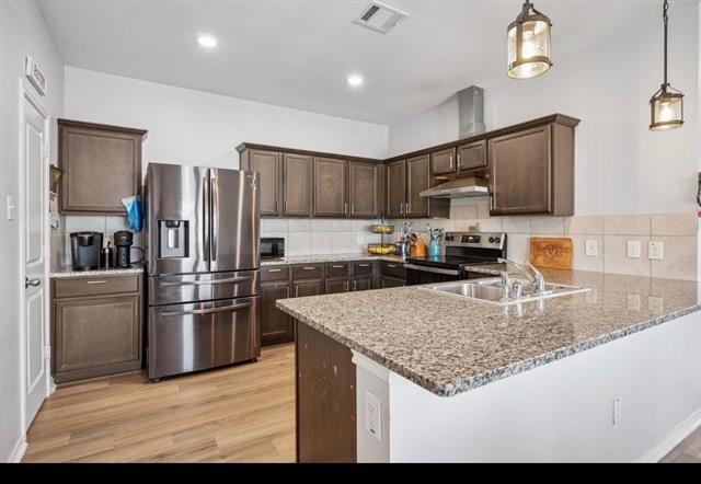 Building Photo - 900 Sapphire Dr