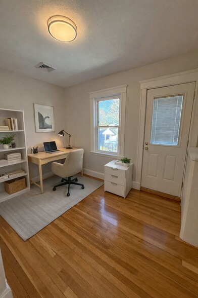 Building Photo - 35-37 Lindale Ave