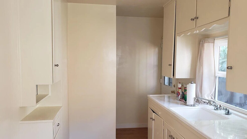 Building Photo - 14138 Friar St