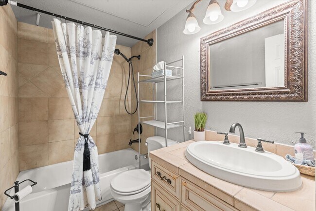 Building Photo - 3500 Tangle Brush Dr