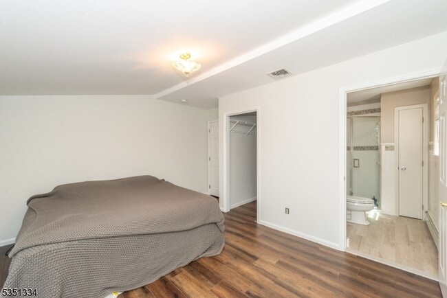 Building Photo - 53 Laurel Dr