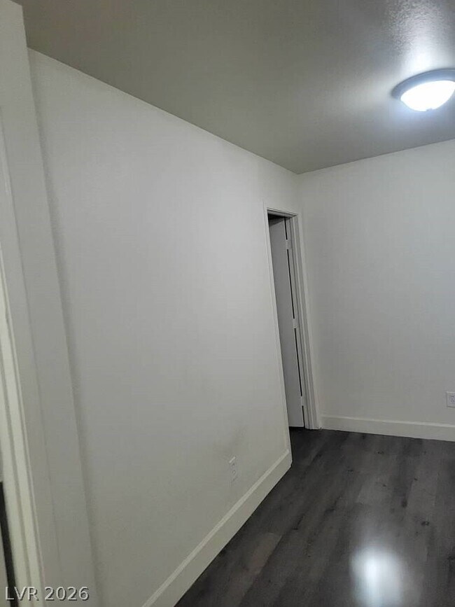 Building Photo - 3412 Townhouse Dr