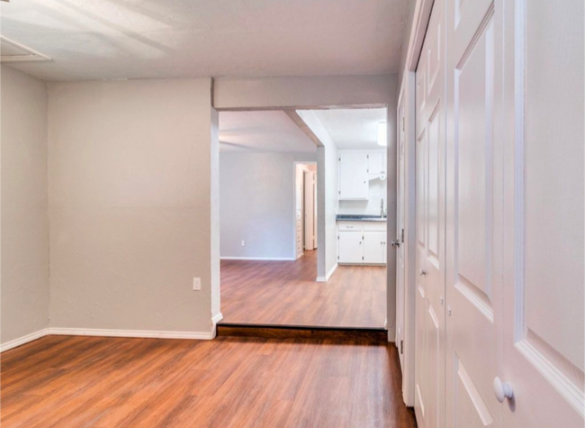 Building Photo - 1445 Mallard Dr