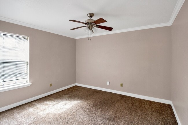 Building Photo - 12630 Summer Mill Dr