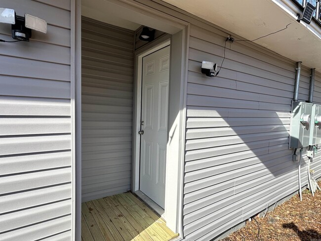 Building Photo - 10A Hiland Pl