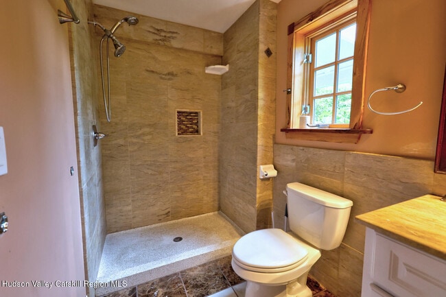 Building Photo - 153 Bross St