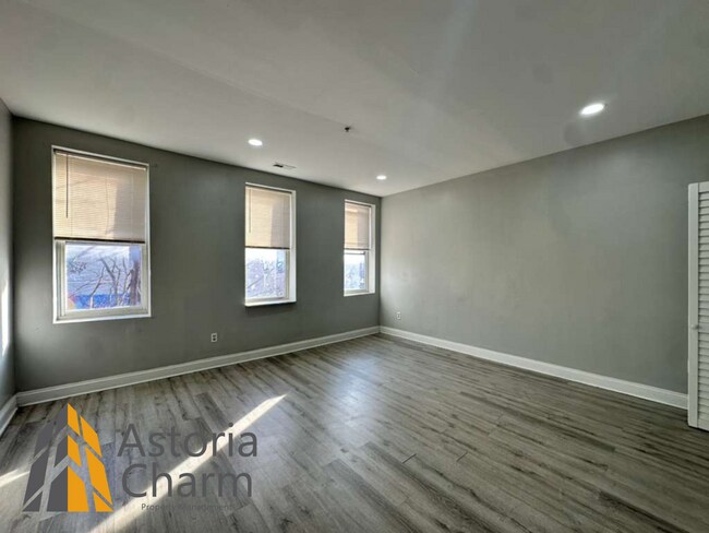 Building Photo - 1918 N Charles St