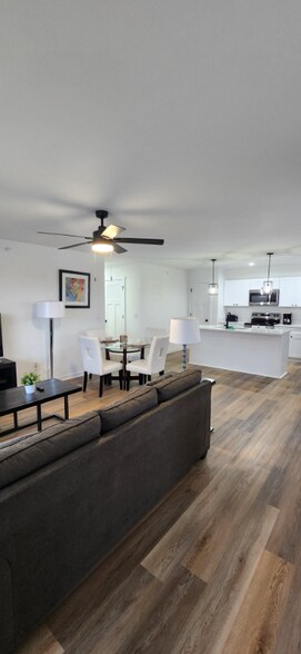 Building Photo - 15544 Finley Way