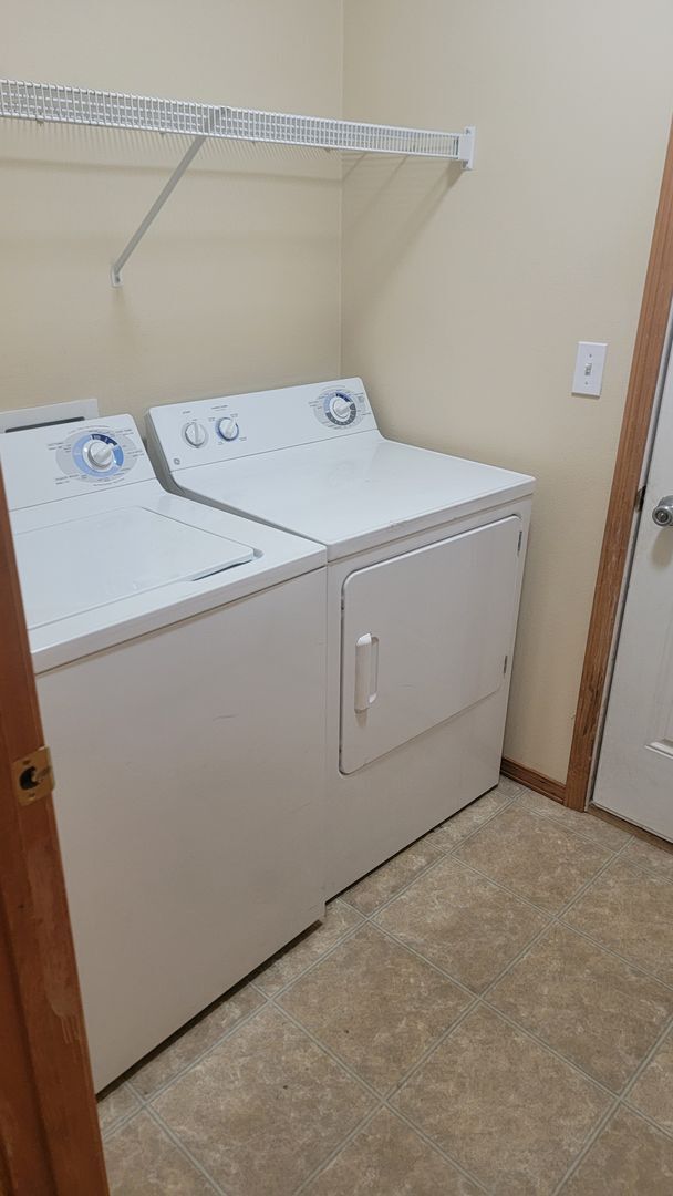 Building Photo - Great 3-bedroom Home In The Valley On Cul-...