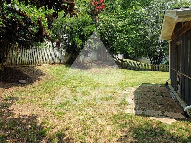 Building Photo - Beautiful 3 Bd 2.5 Ba Single Family Home in West Knoxville!!