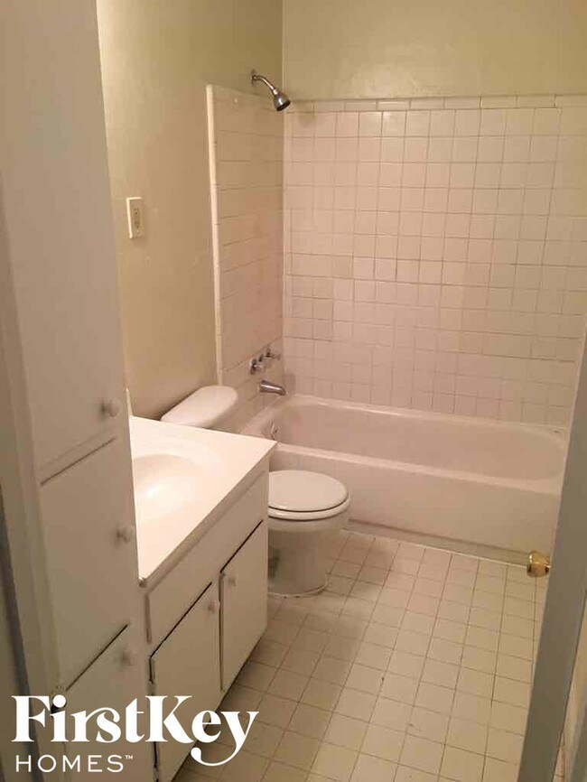 Building Photo - 3391 Seaforth Dr