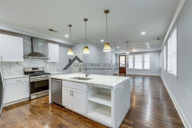 Building Photo - 628 Shelby Ave