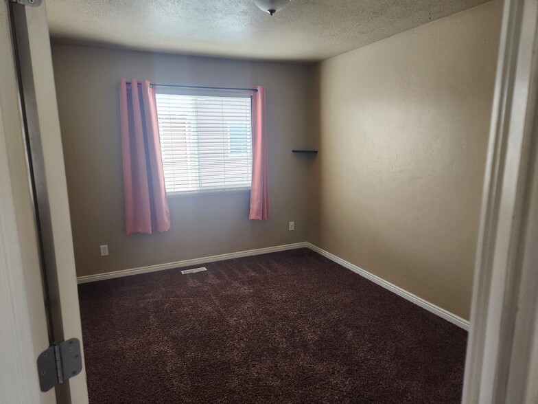 Bedroom 1 - 1584 N 565 W