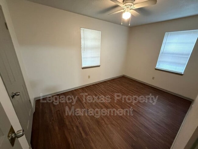 Building Photo - 1607 McAnear St